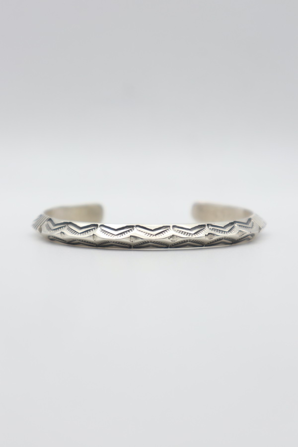 Kevin Ramone / ケビンラモン　Triangle Stamp Work Bangle