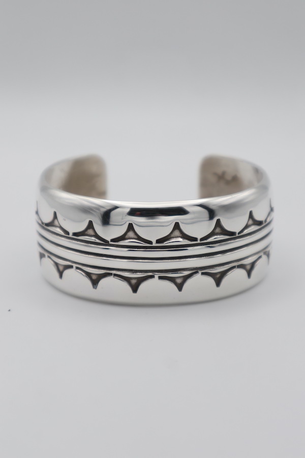 Cippy Crazy Horse / シッピークレイジーホース Stamp Work Bangle