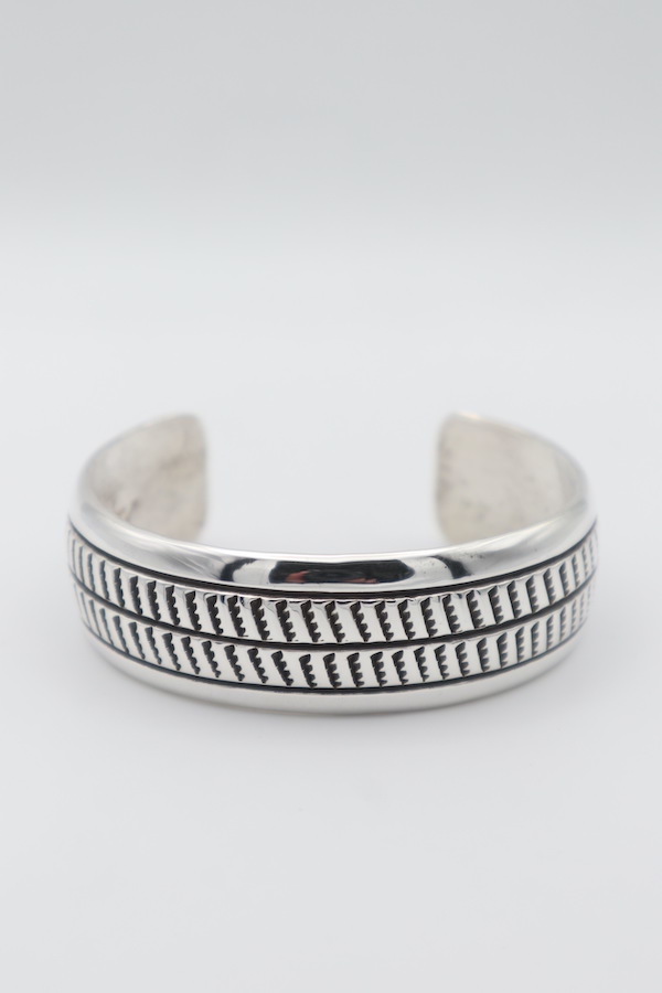 Cippy Crazy Horse / シッピークレイジーホース Stamp Work Bangle