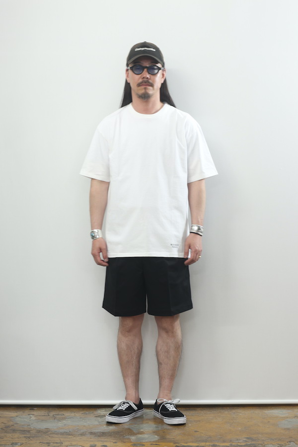 TIGHT / DOUBLE PLEATED CHINO SHORT TROUSERS（BLACK）