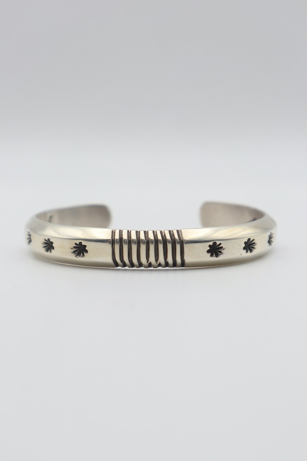 Cippy Crazy Horse / シッピークレイジーホース Trapezoid Stamp Work Bangle