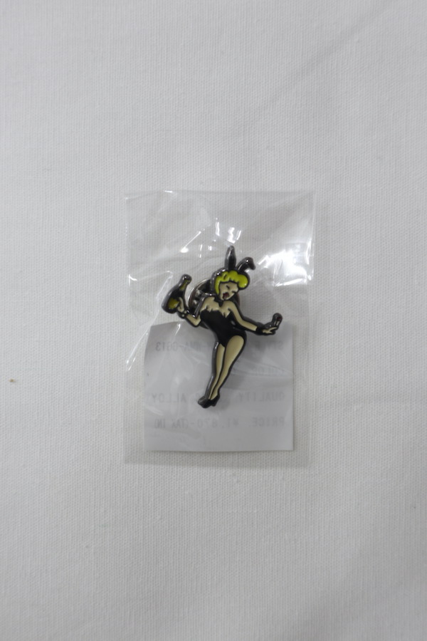 BUNNY GIRL PIN