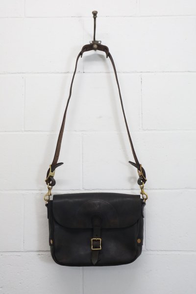 VS-249L LEATHER POSTMAN SHOULDER BAG -SMALL (BLACK)