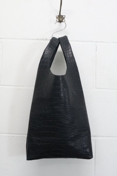 LEATHER CV TOTE BAG -CROCODILE EMBOSS- (BLACK)