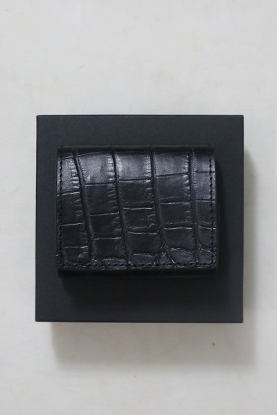 LEATHER COIN CASE -CROCODILE EMBOSS- (BLACK)