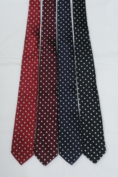 BIG DOTS NECKTIE