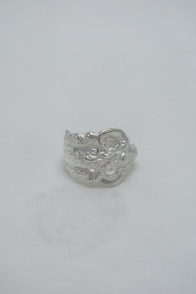 GRANDE BAROQUE (SPOON RING) (SILVER/WHITE FINISH)